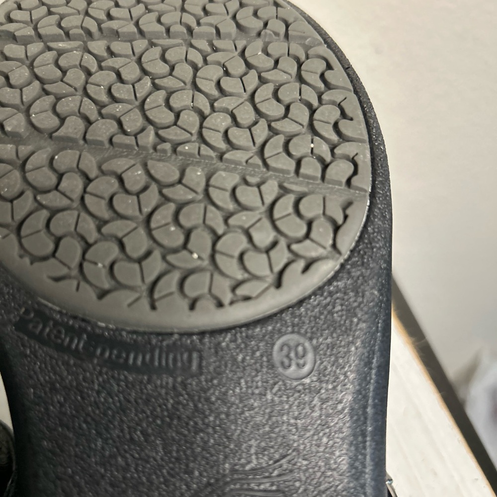 Dansko Black Embossed Leather Clogs Sz 39 EU 8.5-9 US - Picture 6 of 6